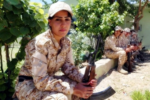 Women-Peshmerga-1