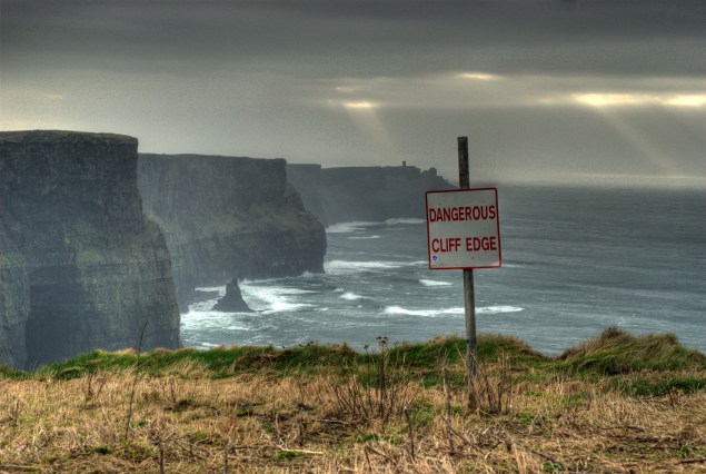 Dangerous_Cliff_Edge